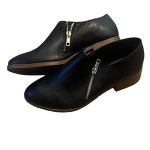 American Eagle Black Zippered Ankle Booties Size 9 W